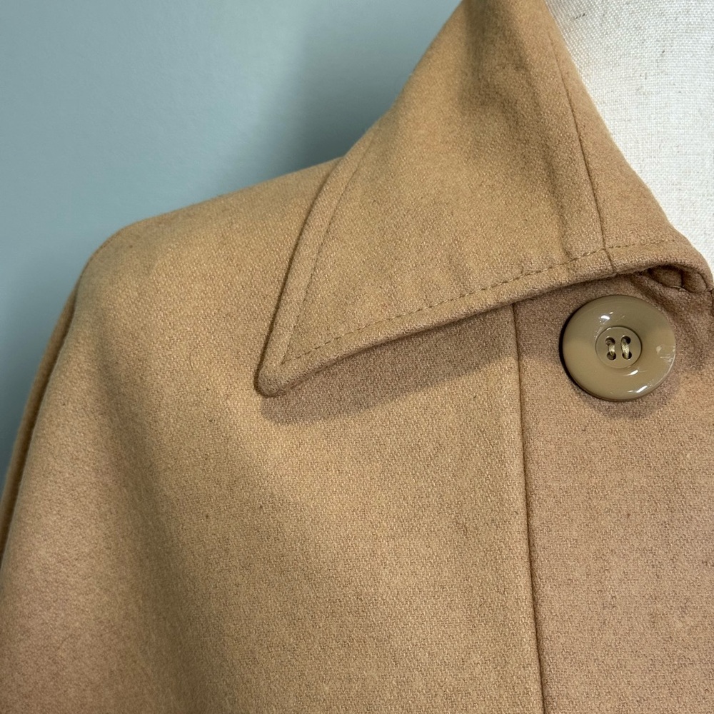 Cape Coat Button Belted Front Beige
SZ S/M - Picture 7 of 16
